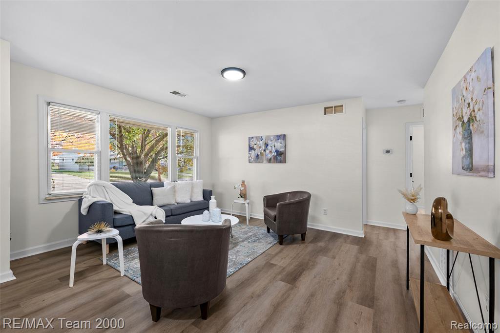 577 Brandt Street, Garden City, MI — Photo 12