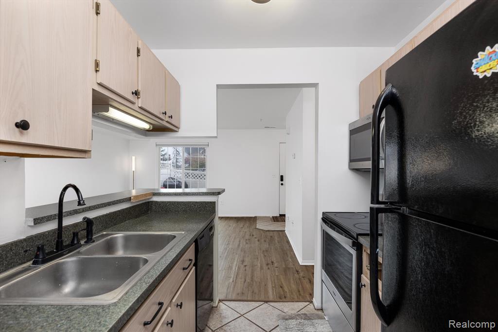 22241 ATLANTIC POINTE, Farmington Hills, MI 48336 — Photo 12