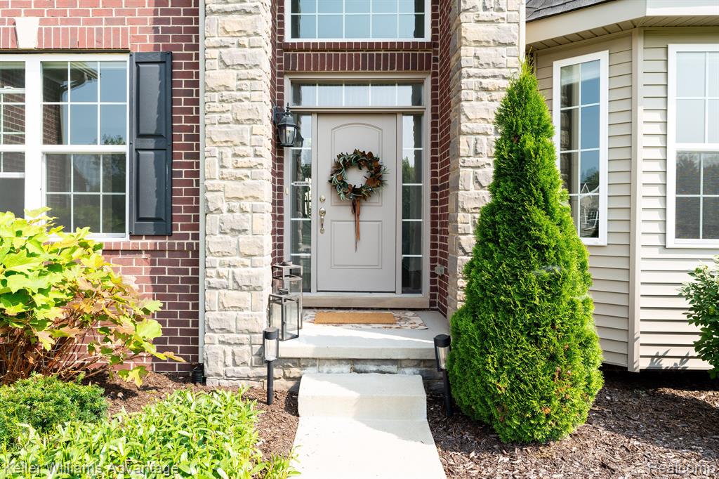 124 Shannon Partin Boulevard, South Lyon, MI 48178 — Photo 5