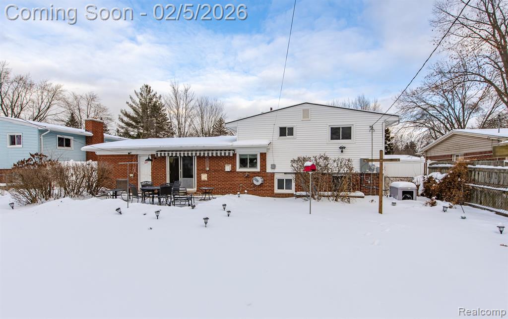 21123 Laurelwood Street, Farmington, MI 48336 — Photo 34
