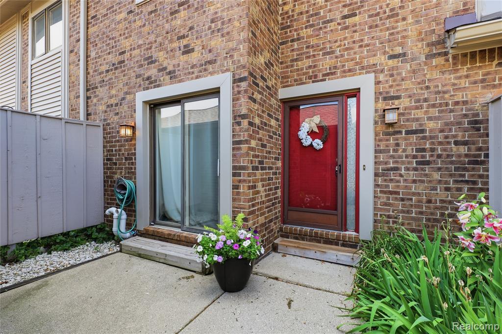 5736 Woodland View, Clarkston, MI — Photo 9
