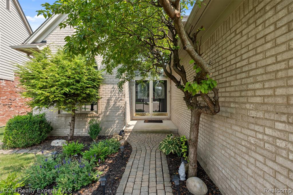 52542 Westcreek Drive, Macomb, MI 48042 — Photo 4