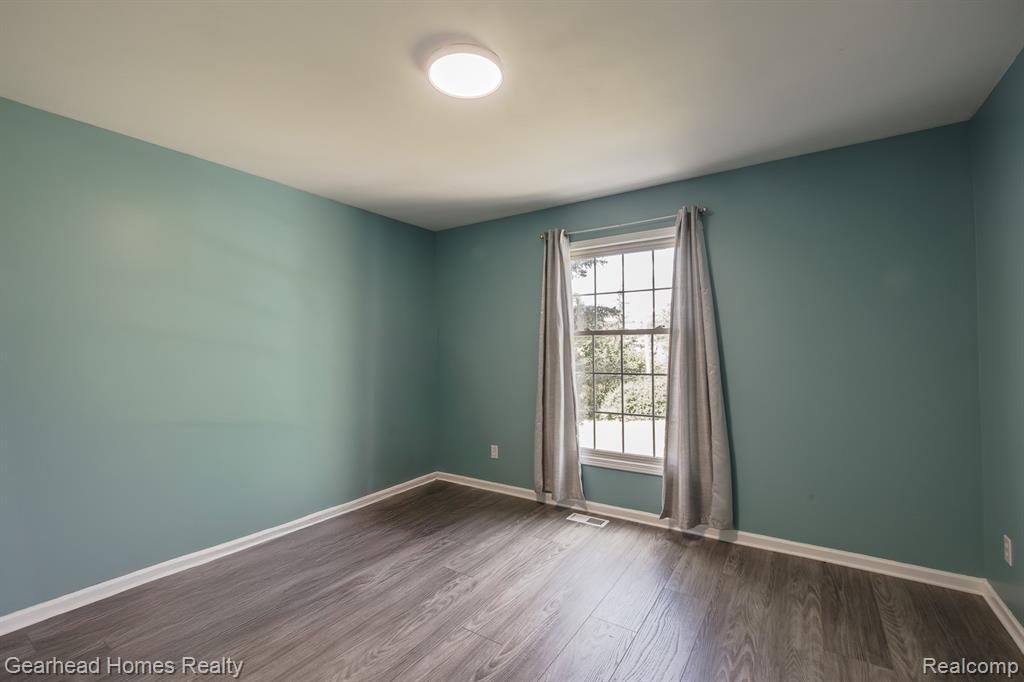 8088 Denton Hill Road, Fenton, MI 48430 — Photo 21