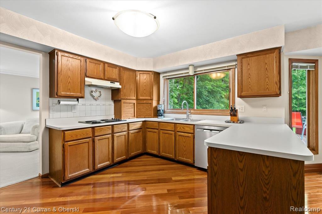 47126 Cider Mill Drive Drive, Novi, MI — Photo 9