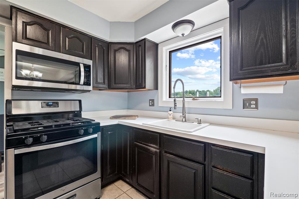 44644 Crestmont Drive, Canton, MI 48187 — Photo 7