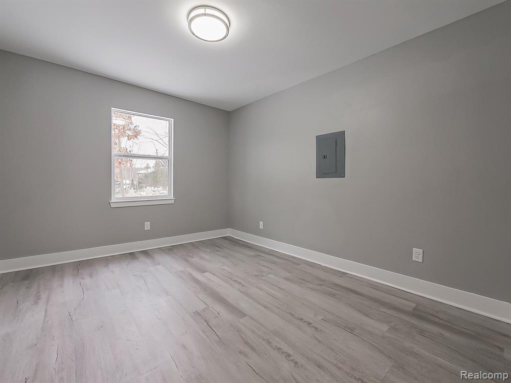 445 Granda Vista Drive, Milford, MI 48380 — Photo 17