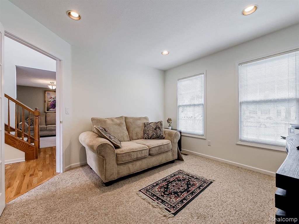 1394 MIDDLEWOOD Drive, Saline, MI 48176 — Photo 8