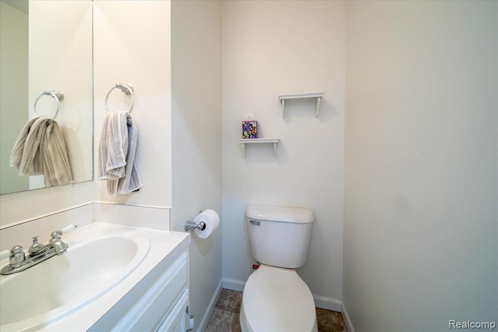 7310 Bluewater Drive, 116, Clarkston, MI 48348 — Photo 9