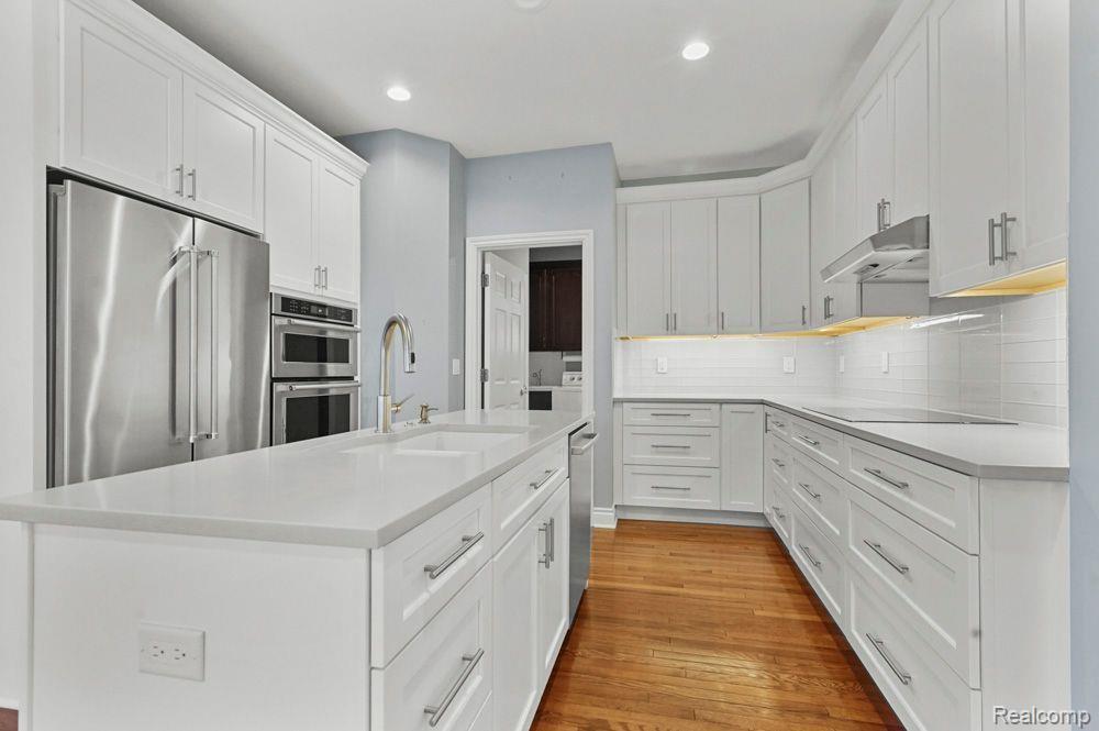 71 BURNIAH Lane, Lake Orion, MI 48362 — Photo 12