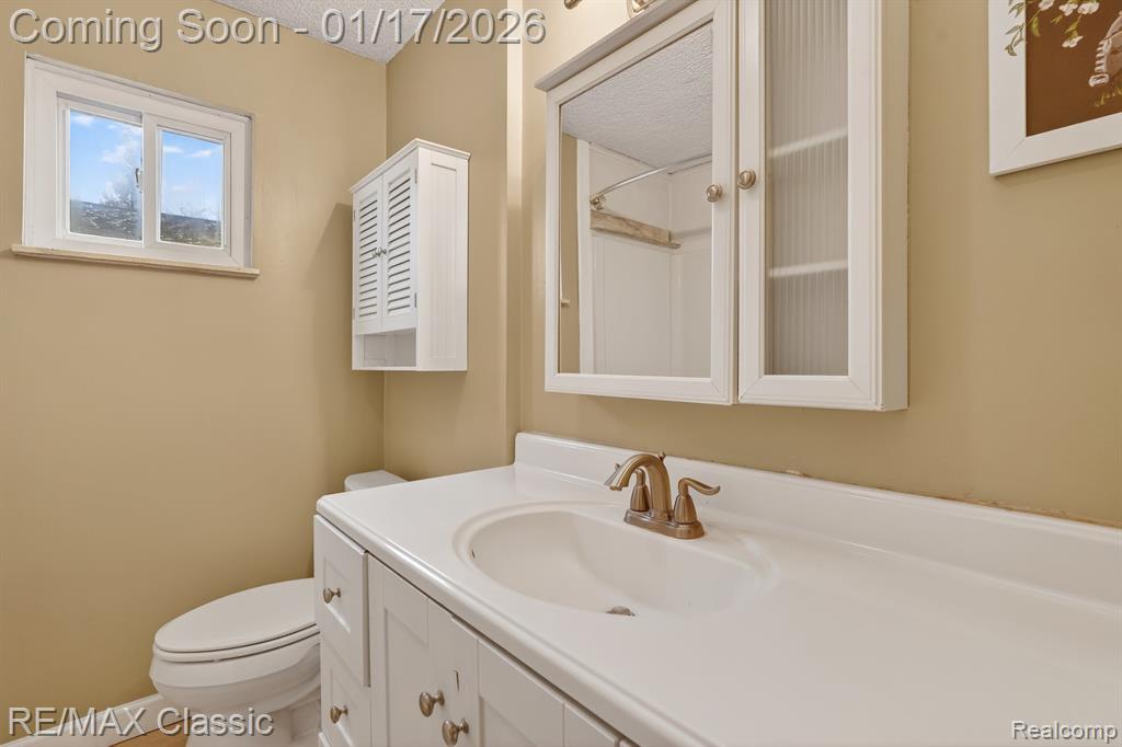7346 S Shaker Drive, Waterford, MI 48327 — Photo 17