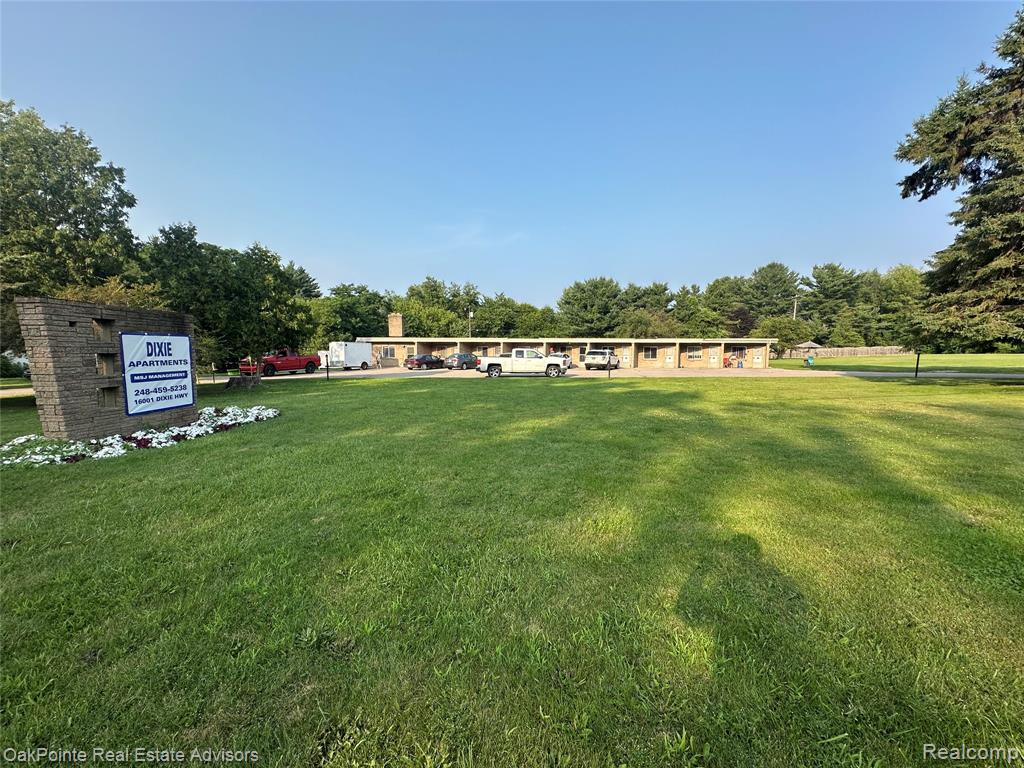 16001 Dixie Highway, Holly, MI 48442