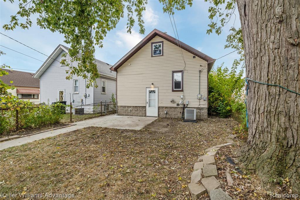 552 Bondie Street, Wyandotte, MI 48192 — Photo 28