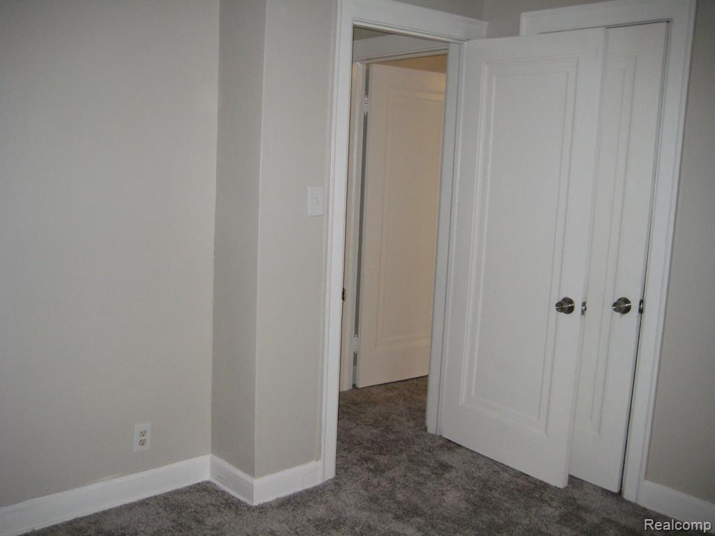 8066 NORMILE Street, Detroit, MI 48204 — Photo 37