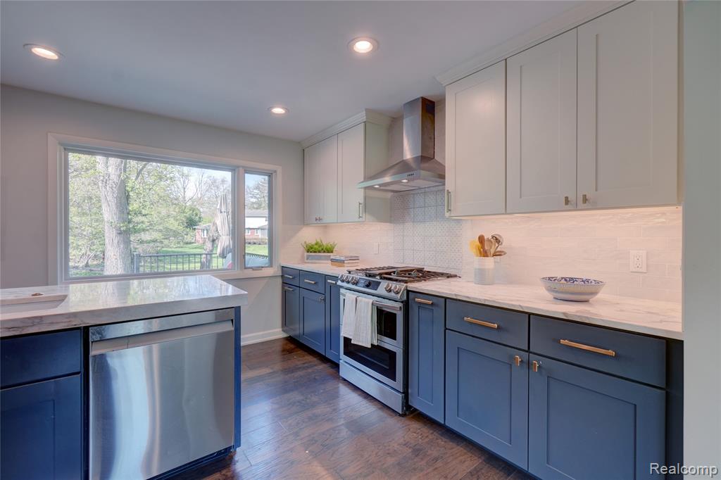 19341 Devonshire Street, Beverly Hills, MI 48025 — Photo 10