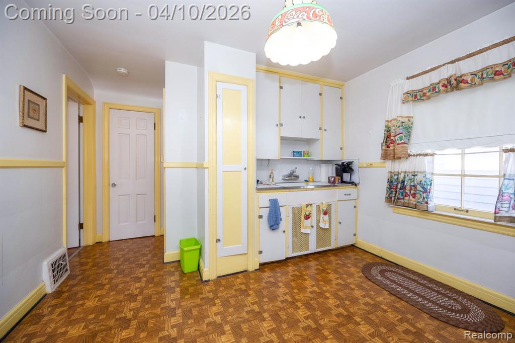 344 Oak Street, Wyandotte, MI 48192 — Photo 30