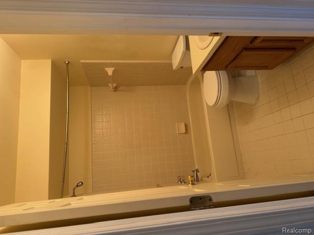 16525 WOODLANE, 138, Fraser, MI 48026 — Photo 24