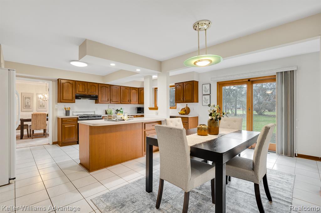 21183 E CHIGWIDDEN Street, Northville, MI 48167 — Photo 10