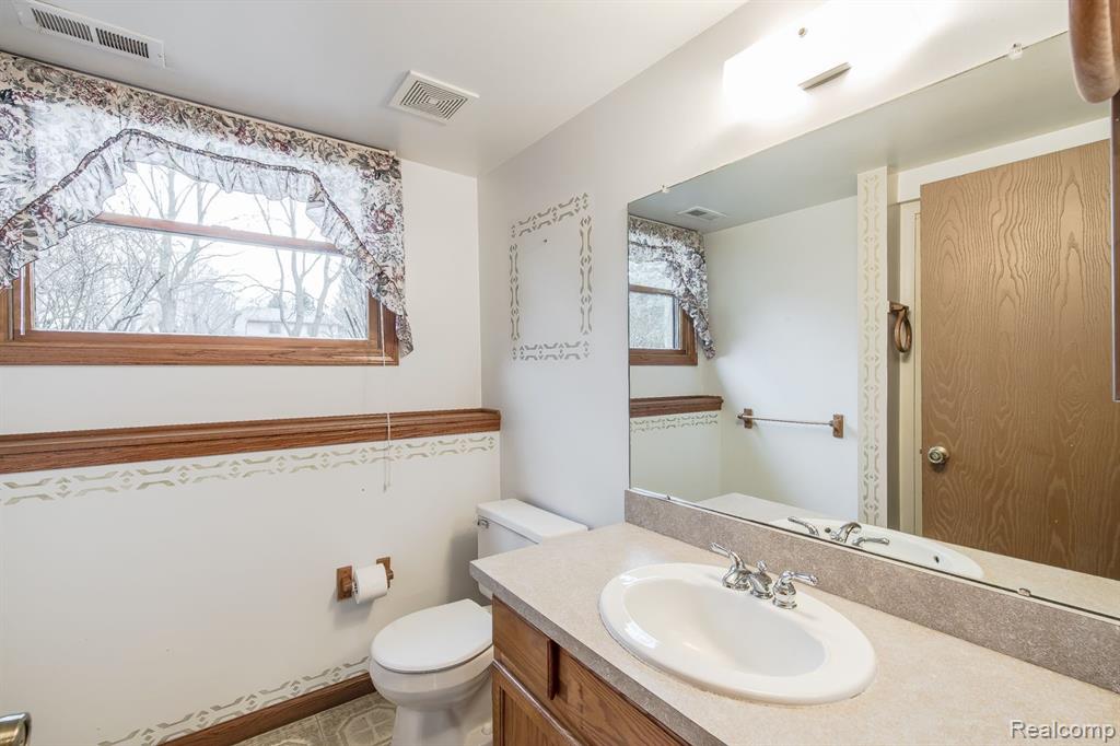 5126 OLD COVE Road, Clarkston, MI — Photo 24