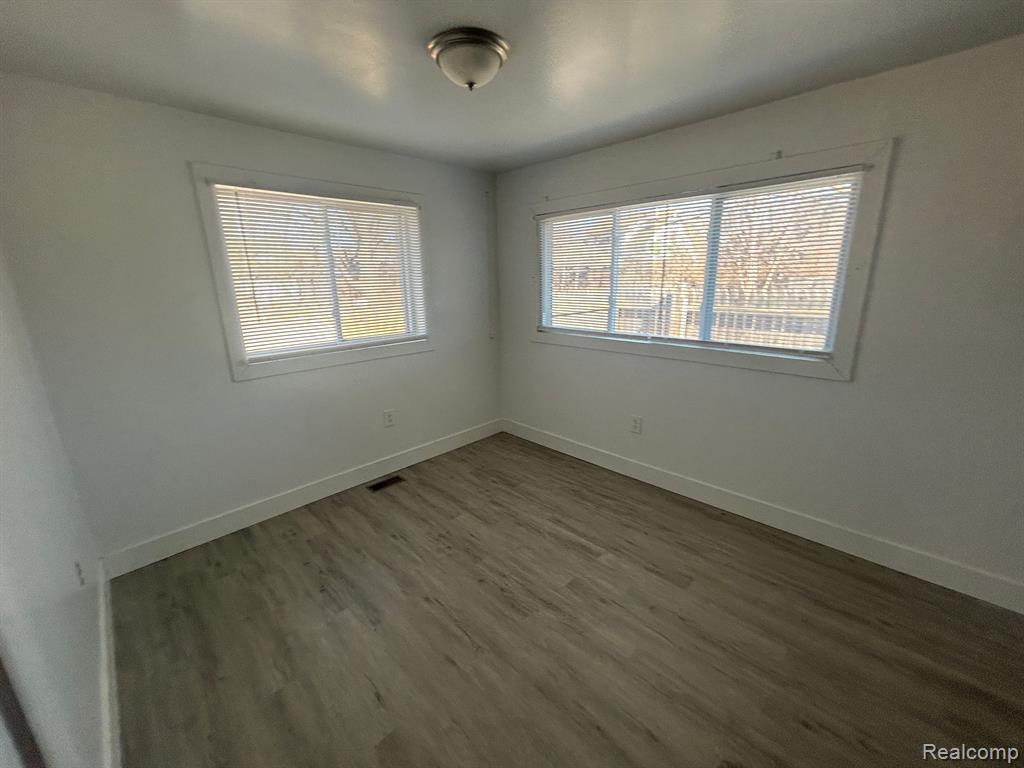 5258 NEWPORT Street, Detroit, MI 48213 — Photo 10