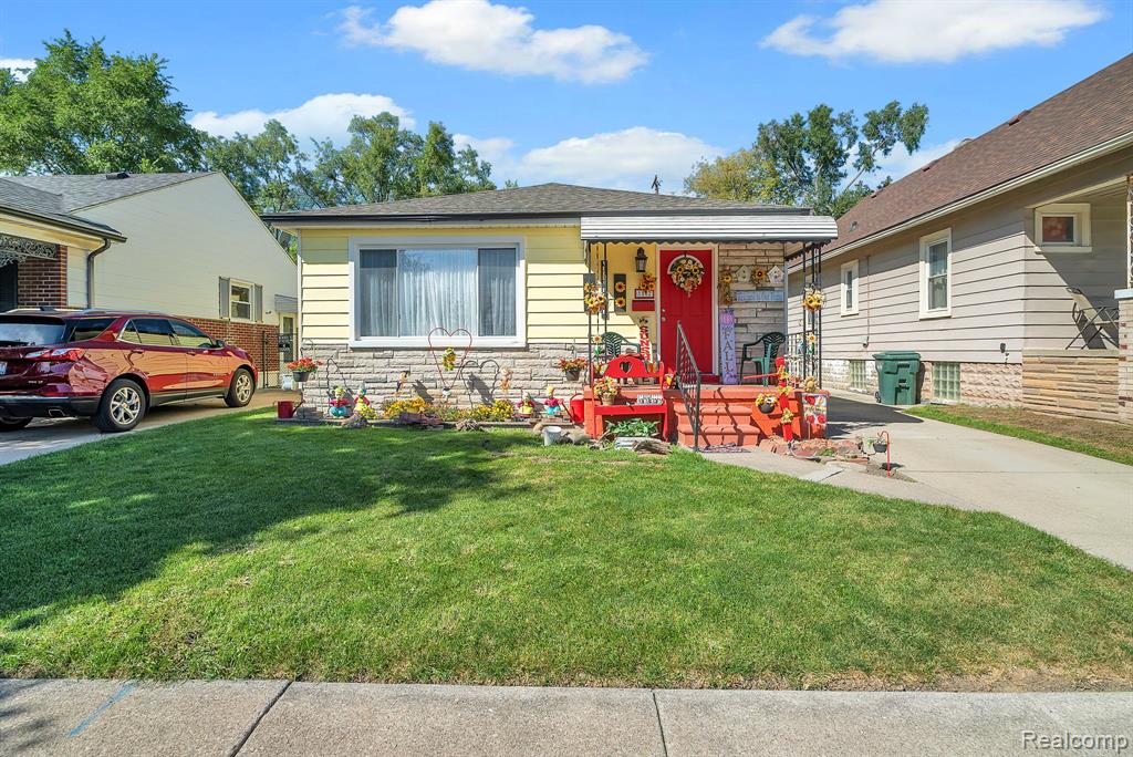 1582 Chandler Avenue, Lincoln Park, MI 48146 — front exterior