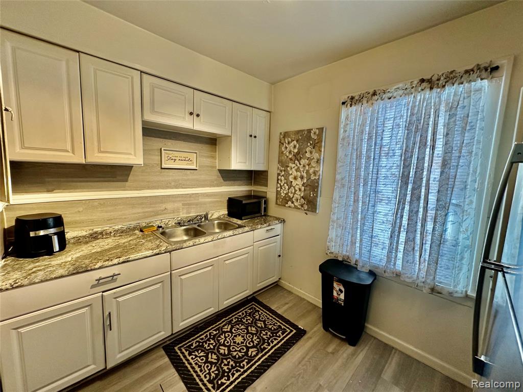 19145 Riopelle Street, Highland Park, MI 48203 — Photo 7