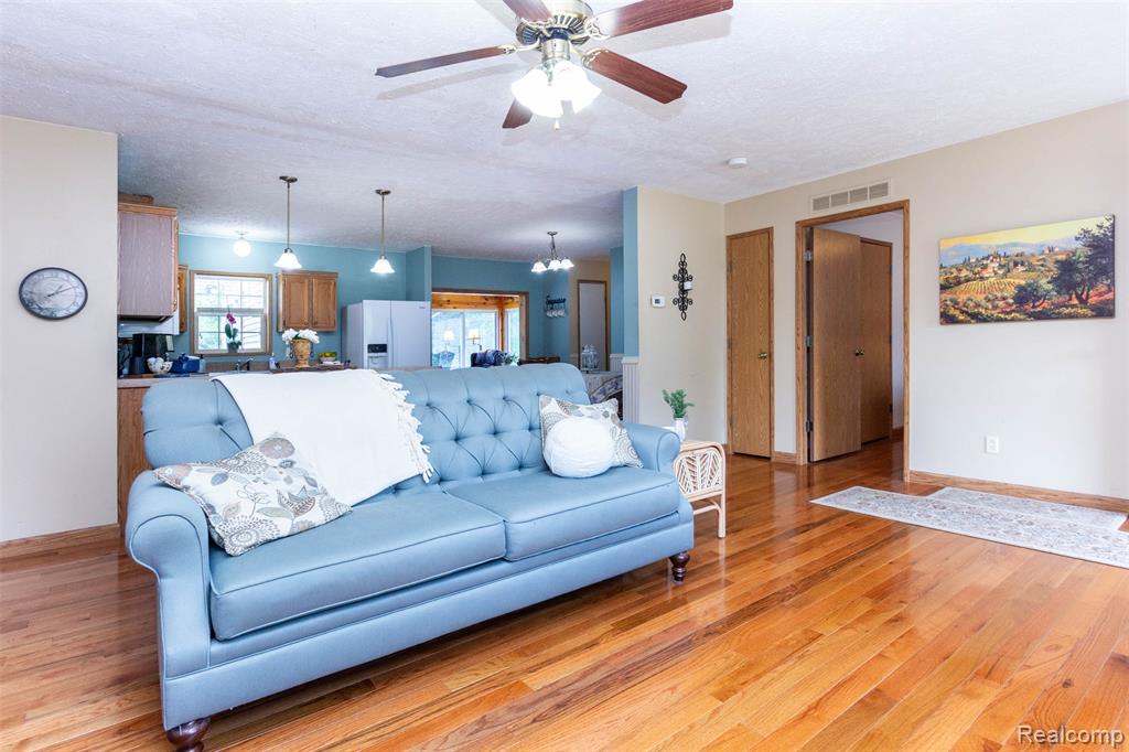 6137 East Street, North Branch, MI 48461 — Photo 12