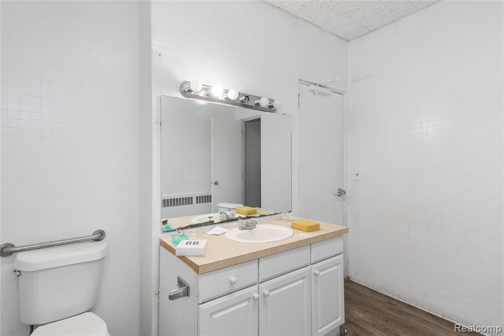 18901 Kelly Road, Detroit, MI 48224 — Photo 13