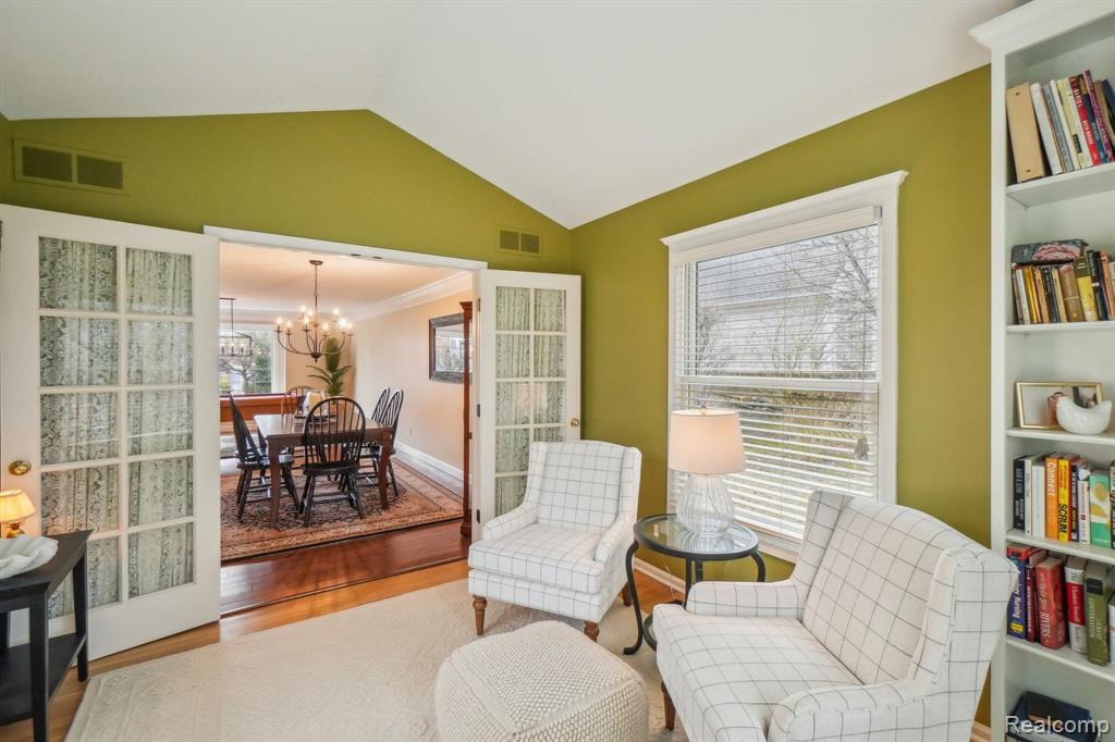 6847 HUBBARD Circle, Clarkston, MI 48348 — Photo 19