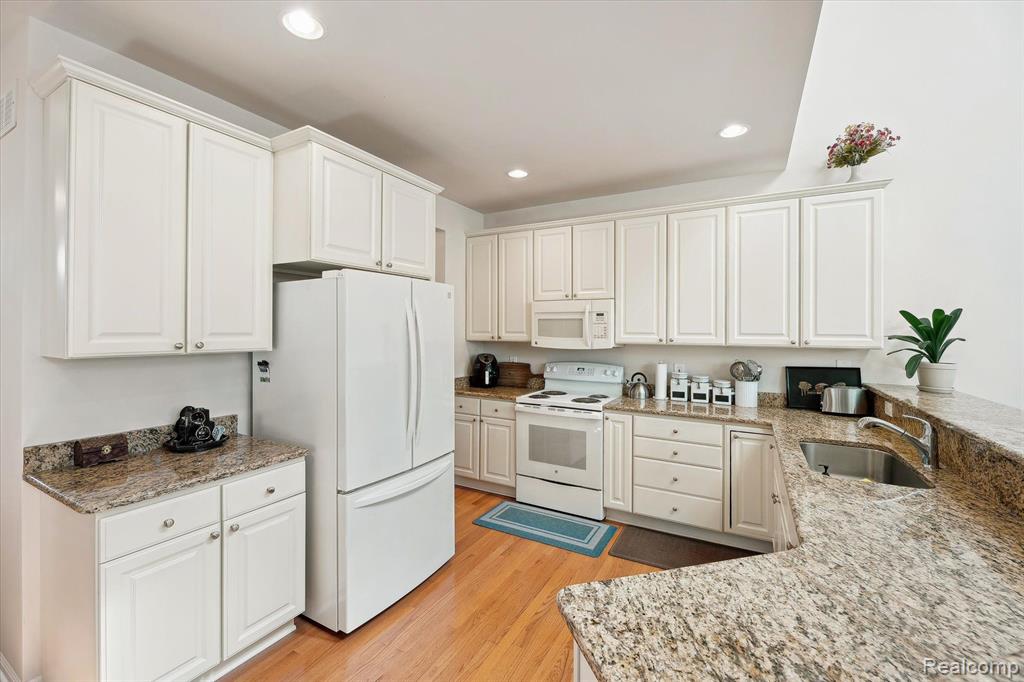 4227 LONEBRIDGE Circle, Canton, MI 48188 — Photo 15
