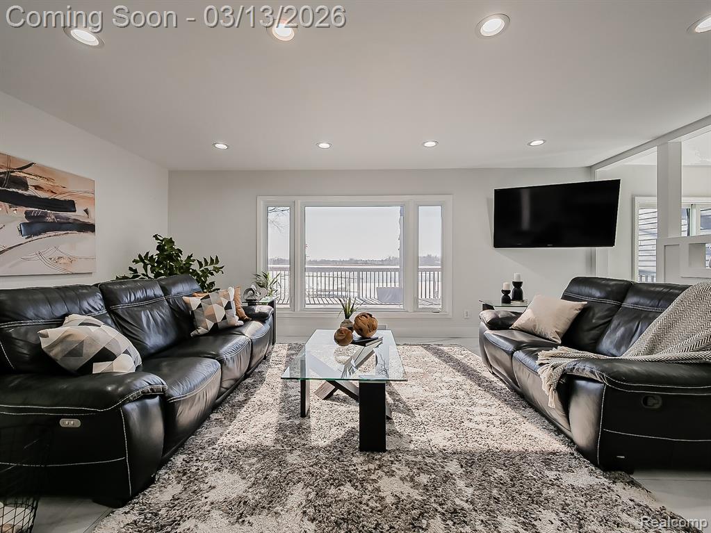 Living area with recessed lighting