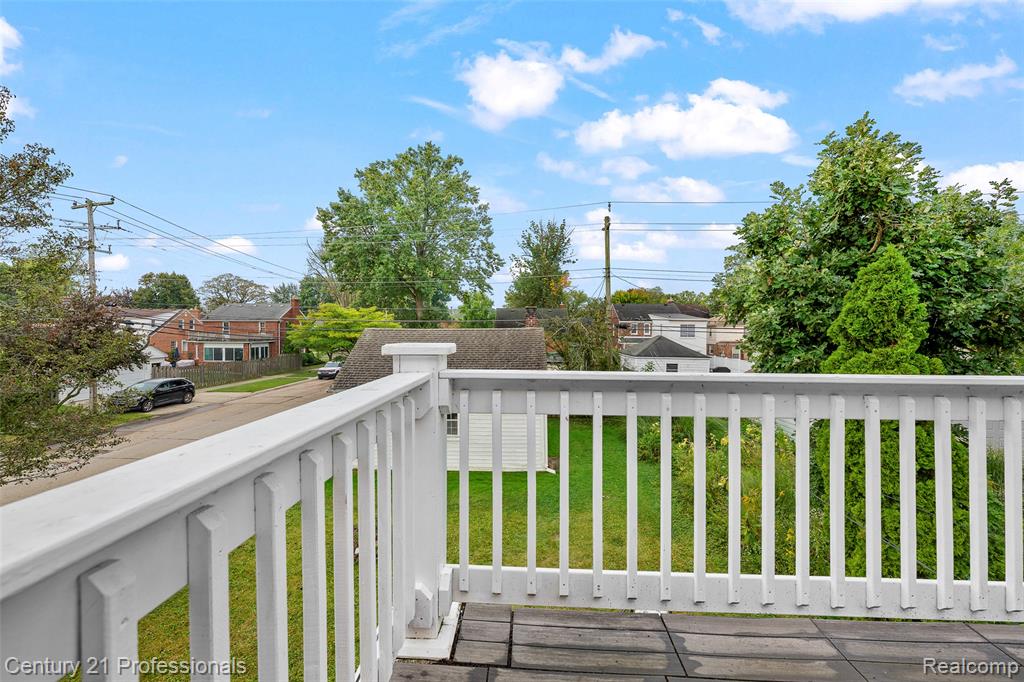 1677 Brys Drive, Grosse Pointe Woods, MI 48236 — Photo 21