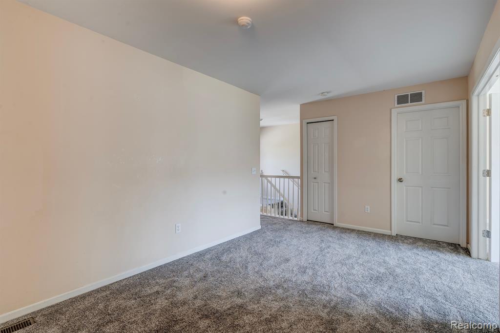 41211 N MAPLEWOOD Drive, Canton, MI 48187 — Photo 31