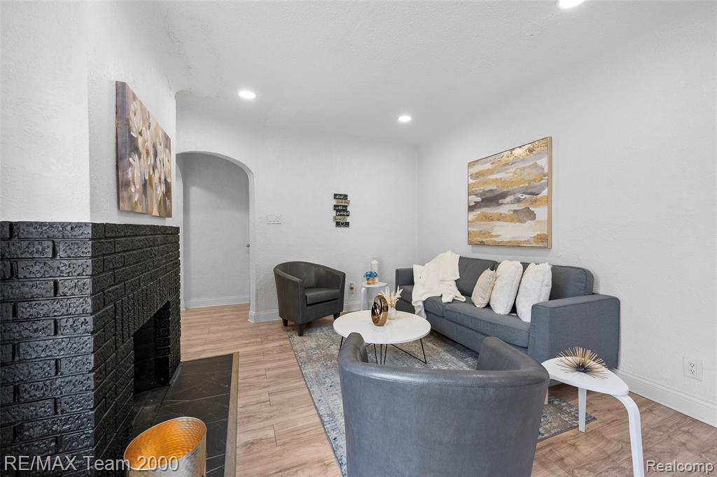 5935 Devonshire Road, Dearborn, MI 48224 — Photo 8