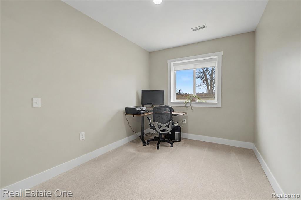 8370 Grist Mill Drive, Fenton, MI 48430 — Photo 33