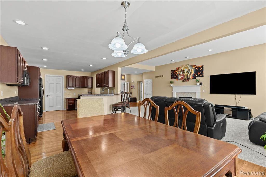 49407 N Glacier, Northville, MI 48168 — Photo 14