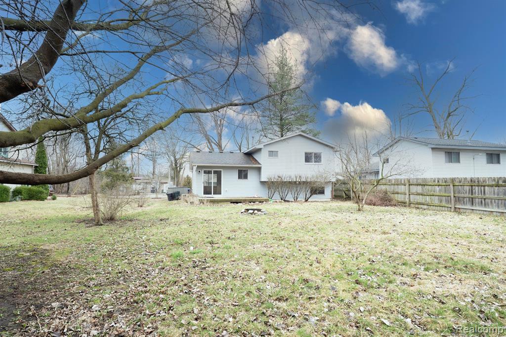 4654 Siebert Road, Waterford, MI 48328 — Photo 26