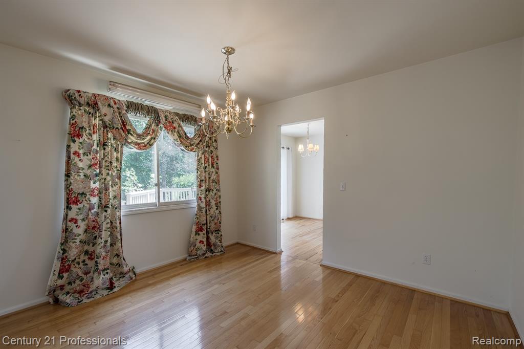 4970 Fox Chase Drive, White Lake, MI 48383 — Photo 15