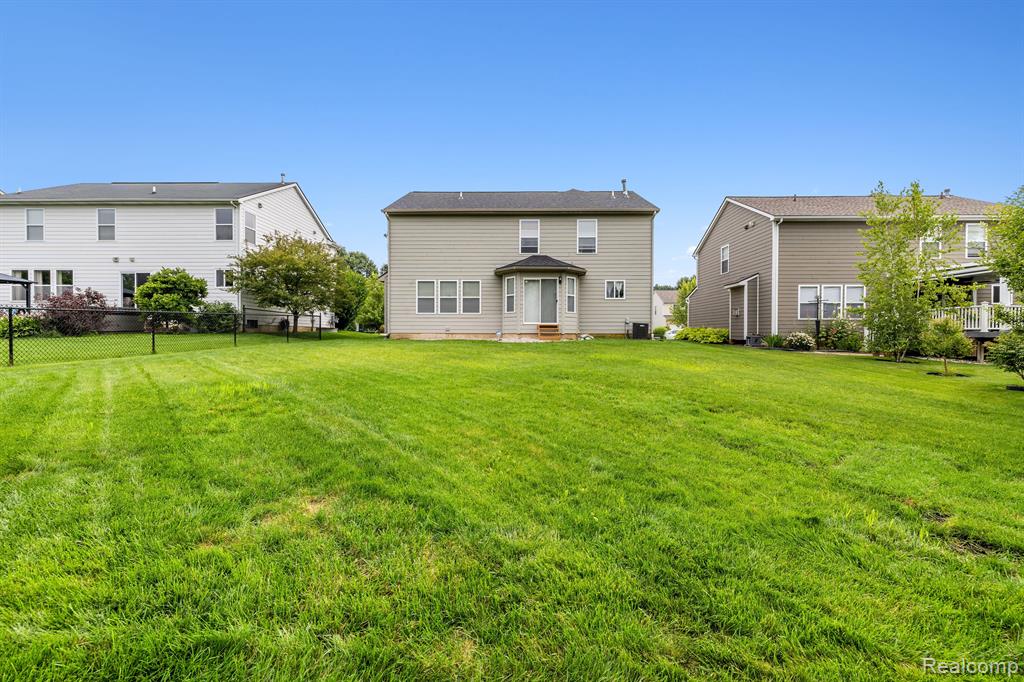 8844 Somerset Lane, Ypsilanti, MI 48198 — Photo 30