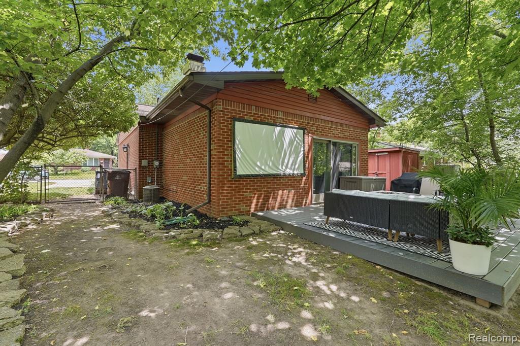 1061 Western Drive, Ann Arbor, MI 48103 — Photo 34