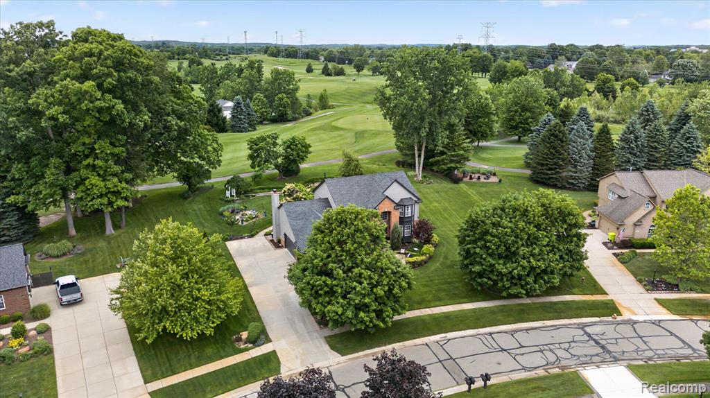 2333 Sandlewood Drive, White Lake, MI 48383 — Photo 59