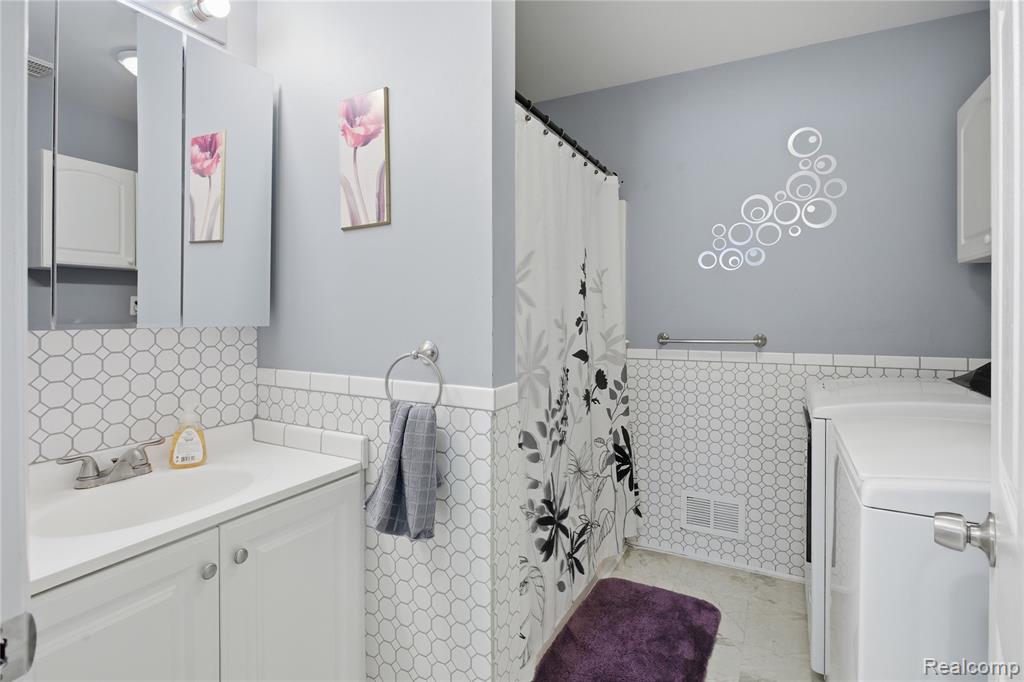 6522 Riverdale Road, Whitmore Lake, MI 48189 — Photo 12