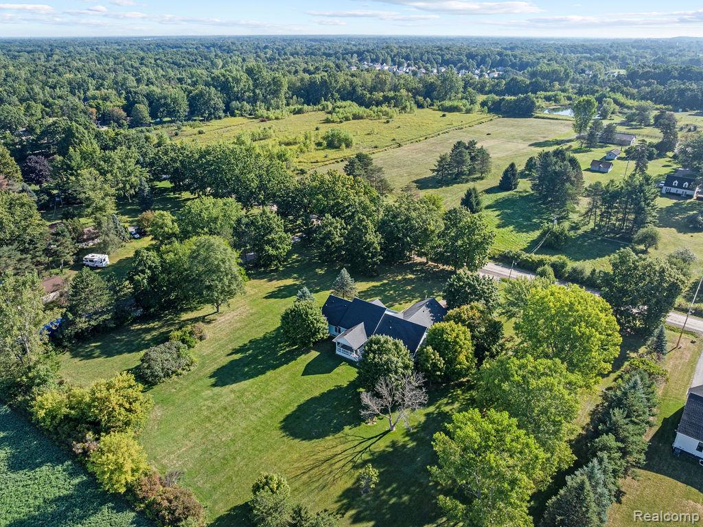 9482 Graytrax Road, Grand Blanc, MI 48439 — Photo 50