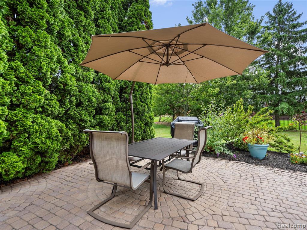 6792 PINE WAY Drive, Troy, MI 48098 — Photo 34