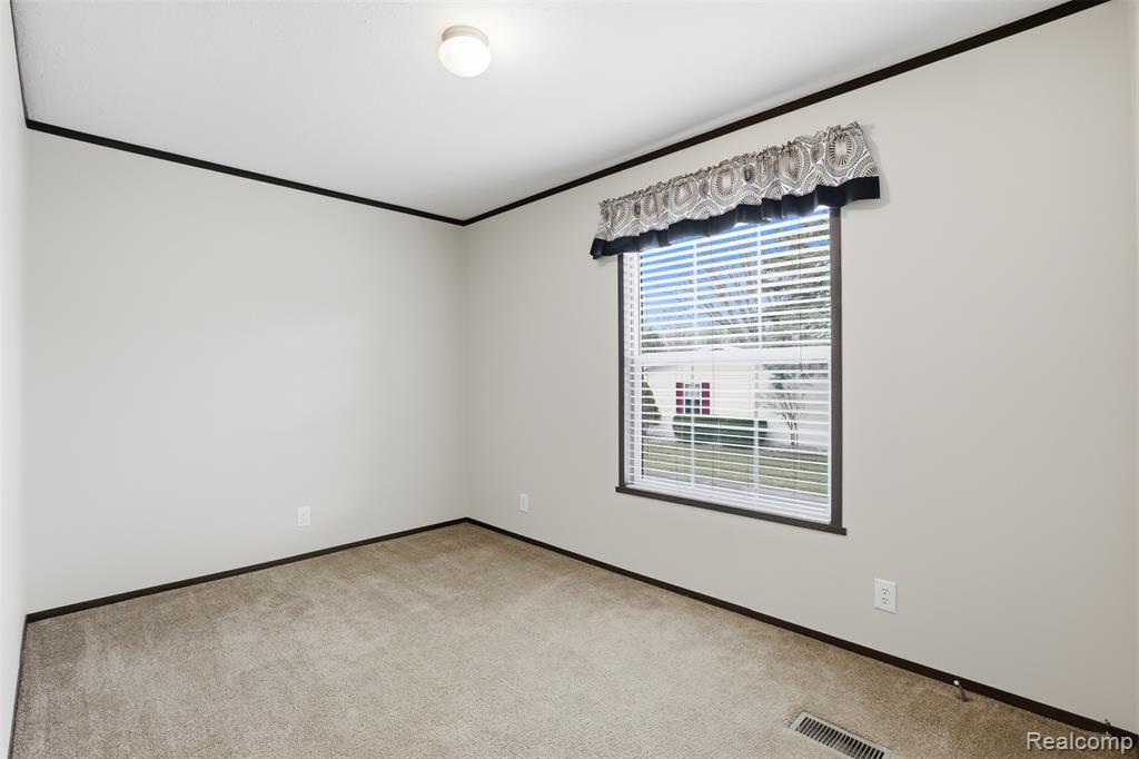 807 Swan Street, Rochester Hills, MI 48309 — Photo 15