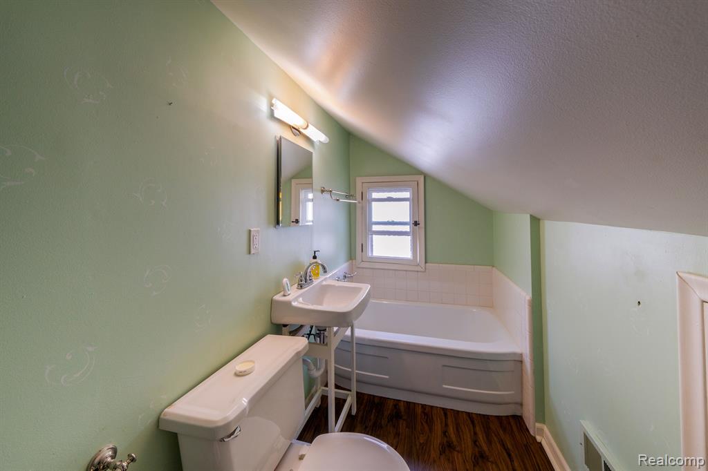 15410 Marilyn Avenue, Plymouth, MI 48170 — Photo 28