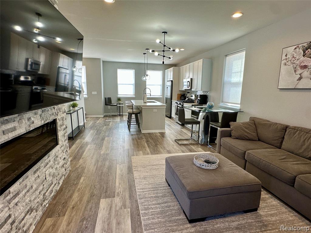 2500 Normandy Road, Royal Oak, MI, 48073