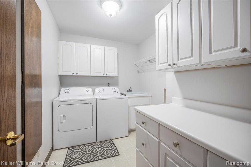 47158 Hunters Chase Drive, Macomb, MI 48042 — Photo 15