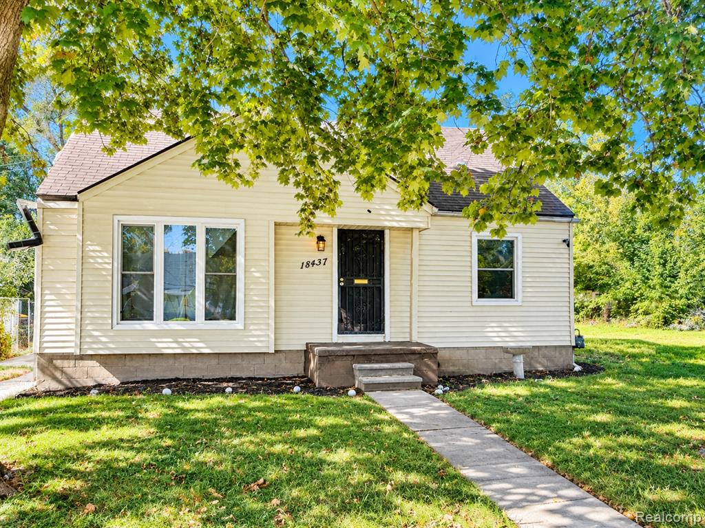 18437 Avon Avenue, Detroit, MI 48219