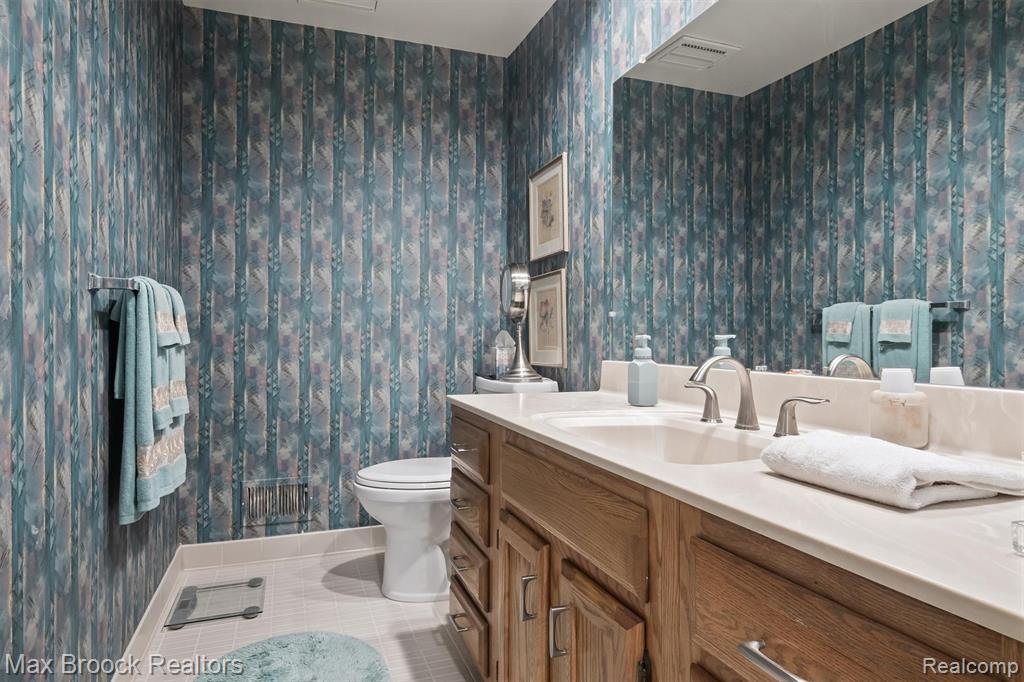 1276 Greenglen Court, Bloomfield Hills, MI 48304 — Photo 31