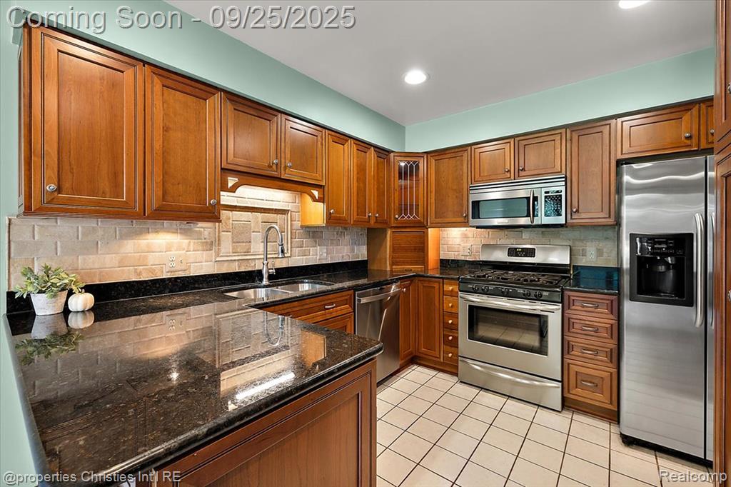 13150 Hidden Creek Drive, Plymouth, MI 48170 — Photo 23